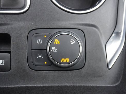 Used 2023 Chevrolet Traverse LT w/ LPO, Floor Liner Package image 59