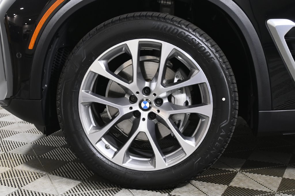 Certified 2026 BMW X5 xDrive40i w/ Climate Comfort Package AWD/4WD image 12