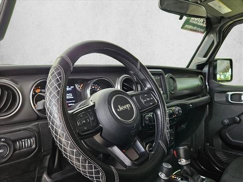 Used 2022 Jeep Wrangler Unlimited Sport AWD/4WD image 9