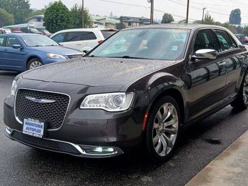 Used 2019 Chrysler 300 Limited image 4