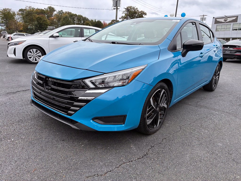 Used 2025 Nissan Versa SR FWD image 3