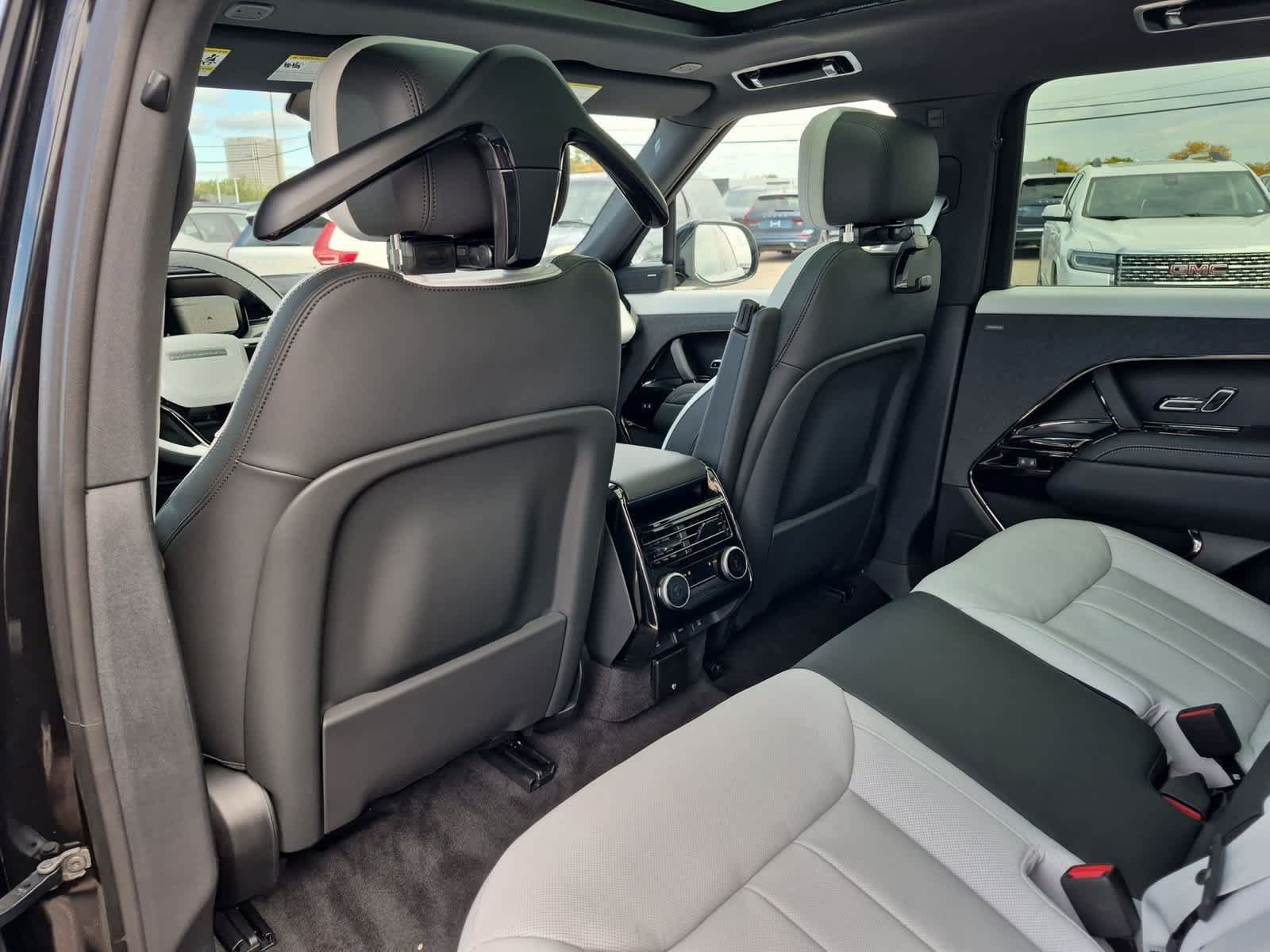 New 2027 Land Rover Range Rover Sport Dynamic SE AWD/4WD image 18
