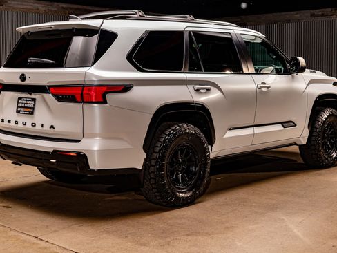 Used 2024 Toyota Sequoia Platinum image 10