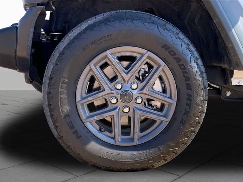 Used 2025 Jeep Wrangler Unlimited Sport AWD/4WD image 11