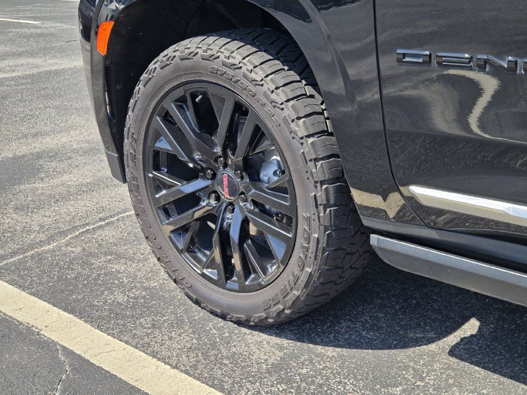 Used 2023 GMC Yukon XL Denali w/ LPO, Floor Liner Package AWD/4WD image 6
