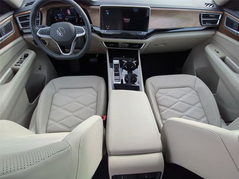 New 2026 Volkswagen Atlas SE image 17