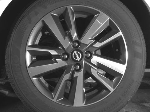 Used 2025 Nissan Versa SV FWD image 14