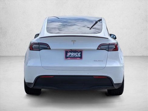 Used 2022 Tesla Model Y Performance image 7