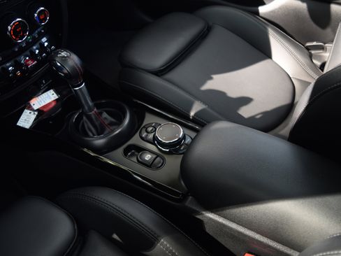 Used 2019 MINI Cooper Clubman S image 14