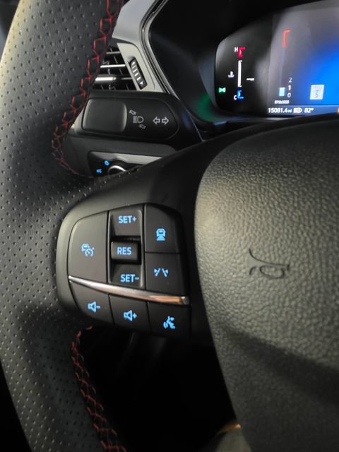 Used 2025 Ford Escape ST-Line w/ Tech Pack #1 FWD image 33