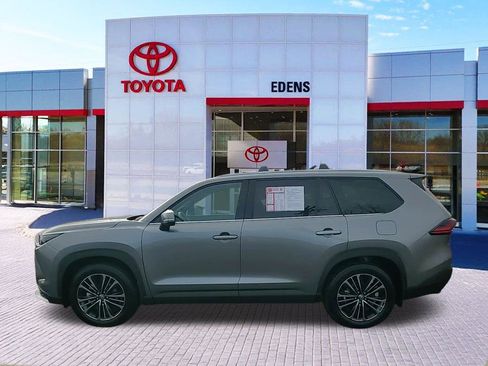 Used 2025 Toyota Grand Highlander MAX Platinum image 10