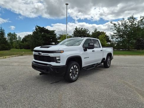 Used 2024 Chevrolet Silverado 2500 Custom w/ Custom Value Package AWD/4WD image 1