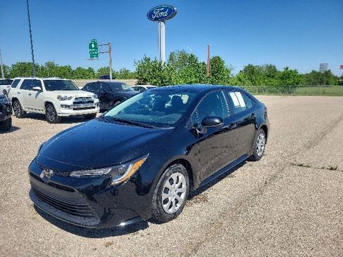 Used 2024 Toyota Corolla LE FWD image 15