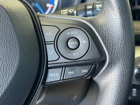 Used 2025 Toyota RAV4 XLE image 24