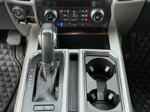 Used 2019 Ford F150 Lariat w/ Equipment Group 502A Luxury AWD/4WD image 26