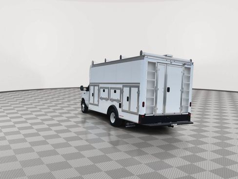 New 2027 Ford E-450 and Econoline 450 Super Duty w/ Power Equipment Group RWD image 30