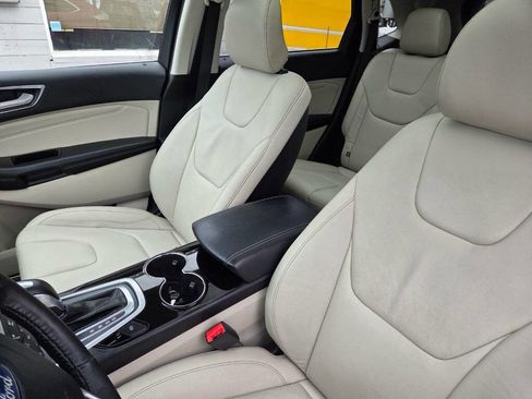 Used 2016 Ford Edge Titanium w/ Technology Package image 20