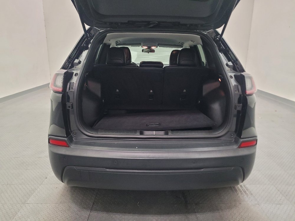 Used 2019 Jeep Cherokee Latitude Plus FWD image 29