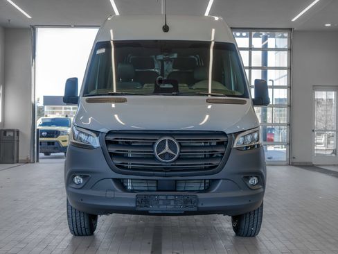 Used 2025 Mercedes-Benz Sprinter 2500 image 11