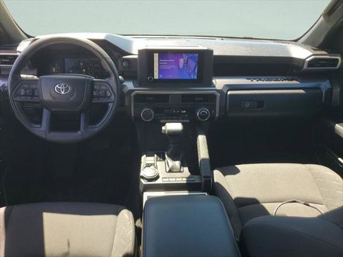 Certified 2025 Toyota Tacoma SR5 AWD/4WD image 10