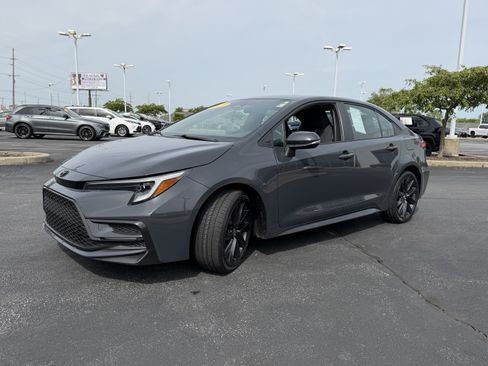 Certified 2023 Toyota Corolla SE FWD image 3