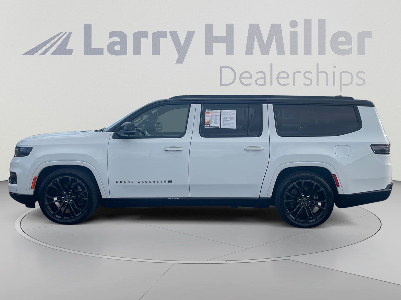 Used 2024 Jeep Grand Wagoneer L Series II w/ Quick Order Packagew 28T AWD/4WD image 2