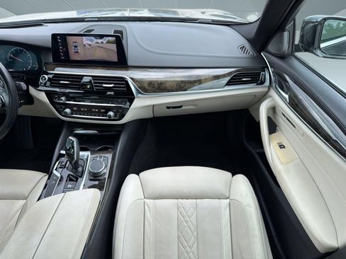 Used 2019 BMW 530i xDrive w/ Premium Package AWD/4WD image 30