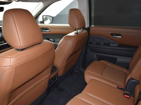 Used 2024 Nissan Pathfinder Platinum w/ Cargo Package image 15