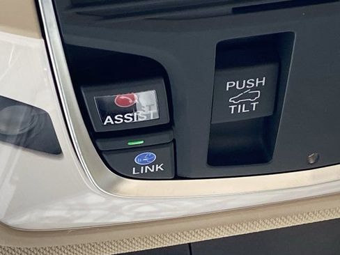 Used 2024 Acura RDX SH-AWD w/ Technology Package image 34