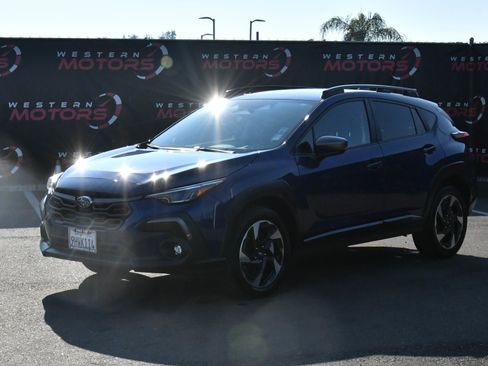 Used 2024 Subaru Crosstrek 2.5i Limited w/ Crosstrek Mirror Package AWD/4WD image 3