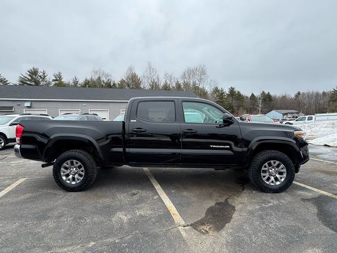Used 2017 Toyota Tacoma SR5 image 14