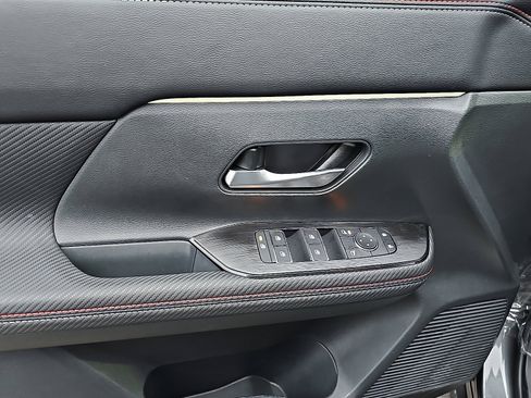 New 2026 Nissan Kicks SR w/ SR Premium Package image 8