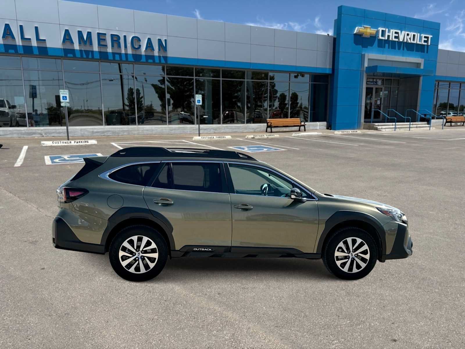 Used 2025 Subaru Outback Premium AWD/4WD image 9