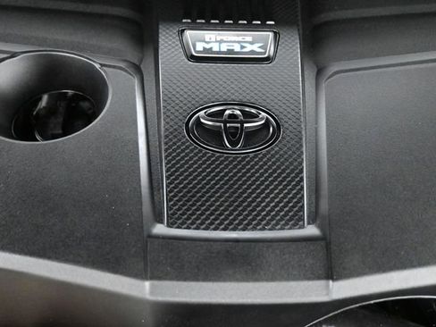 Used 2025 Toyota Sequoia Capstone image 32