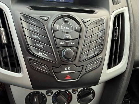 Used 2014 Ford Focus SE w/ Equipment Group 201A image 17