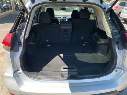 Used 2018 Nissan Rogue SV AWD/4WD image 8