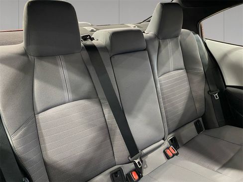 Used 2025 Toyota Corolla SE image 18