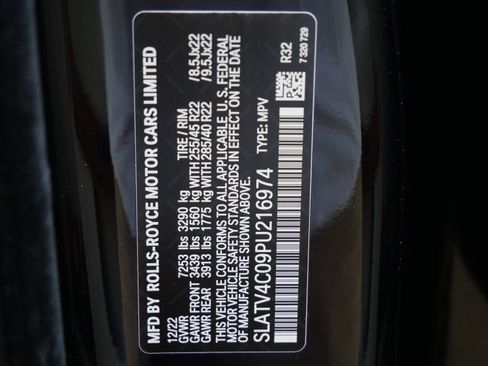 Certified 2023 Rolls-Royce Cullinan w/ Cullinan Package image 35