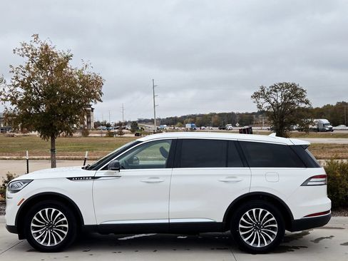 Used 2024 Lincoln Aviator Reserve AWD/4WD image 4