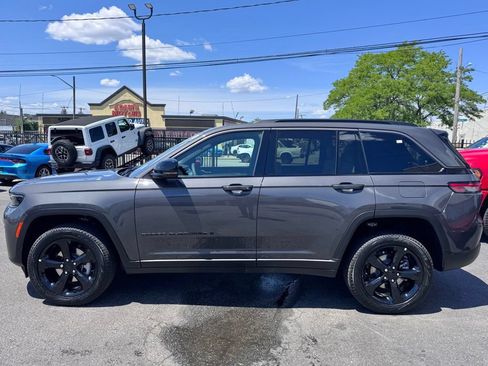 New 2026 Jeep Grand Cherokee Limited AWD/4WD image 4