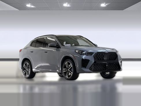 New 2026 BMW X2 xDrive28i w/ Technology Package AWD/4WD image 7