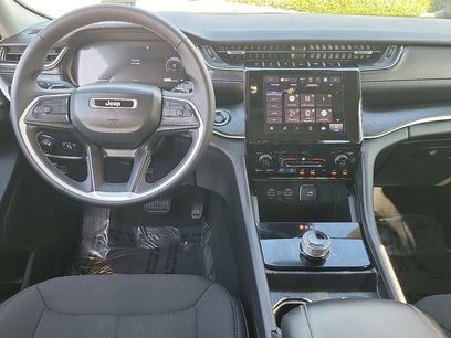 Used 2024 Jeep Grand Cherokee L Laredo