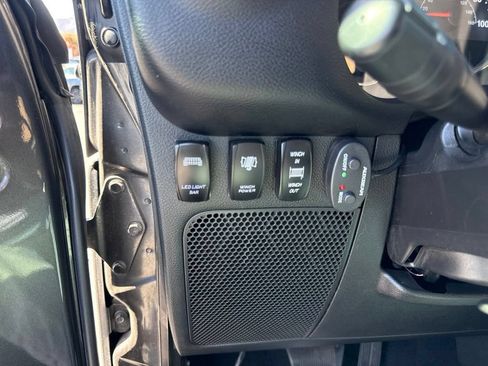 Used 2017 Jeep Wrangler Sport w/ Quick Order Package 24S AWD/4WD image 14