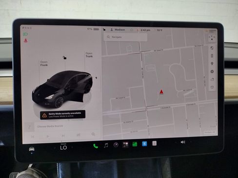 Used 2023 Tesla Model Y Long Range AWD/4WD image 26