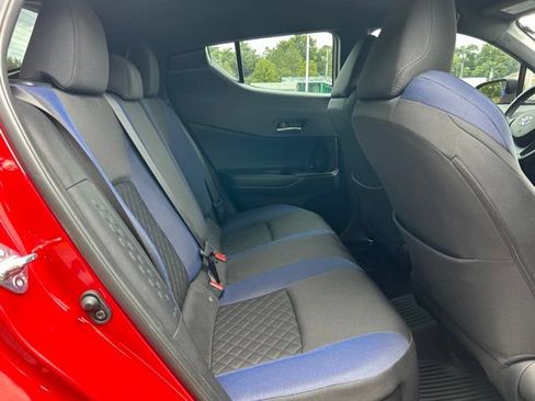 Used 2020 Toyota C-HR XLE FWD image 47