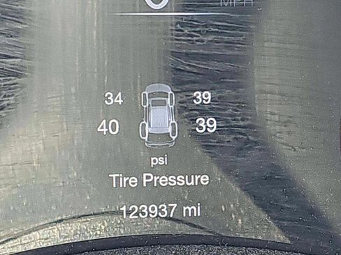 Used 2018 Jeep Grand Cherokee Altitude AWD/4WD image 10