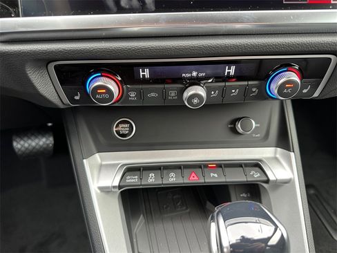 New 2025 Audi Q3 2.0T Premium image 20