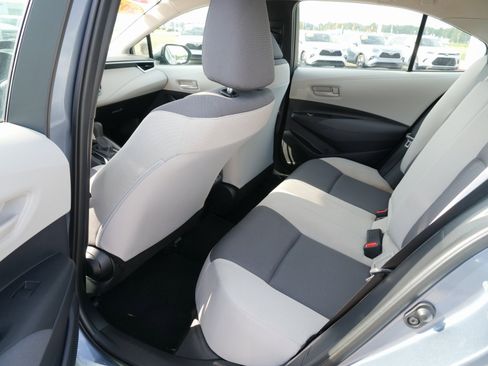 Used 2025 Toyota Corolla LE image 12