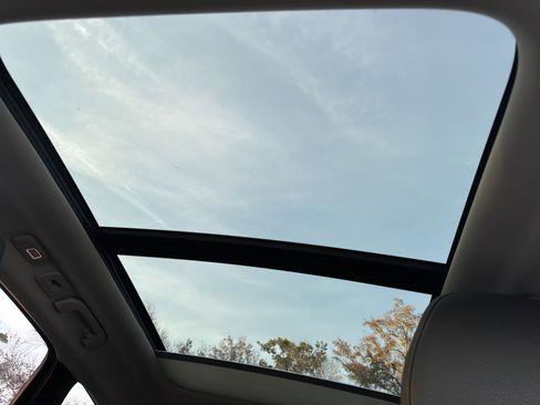 Certified 2025 Volvo XC60 B5 Plus image 28