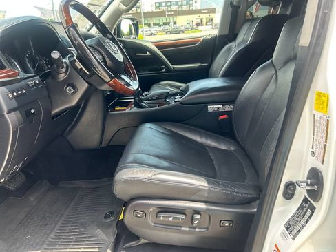 Used 2016 Lexus LX 570 4WD w/ Luxury Package image 10
